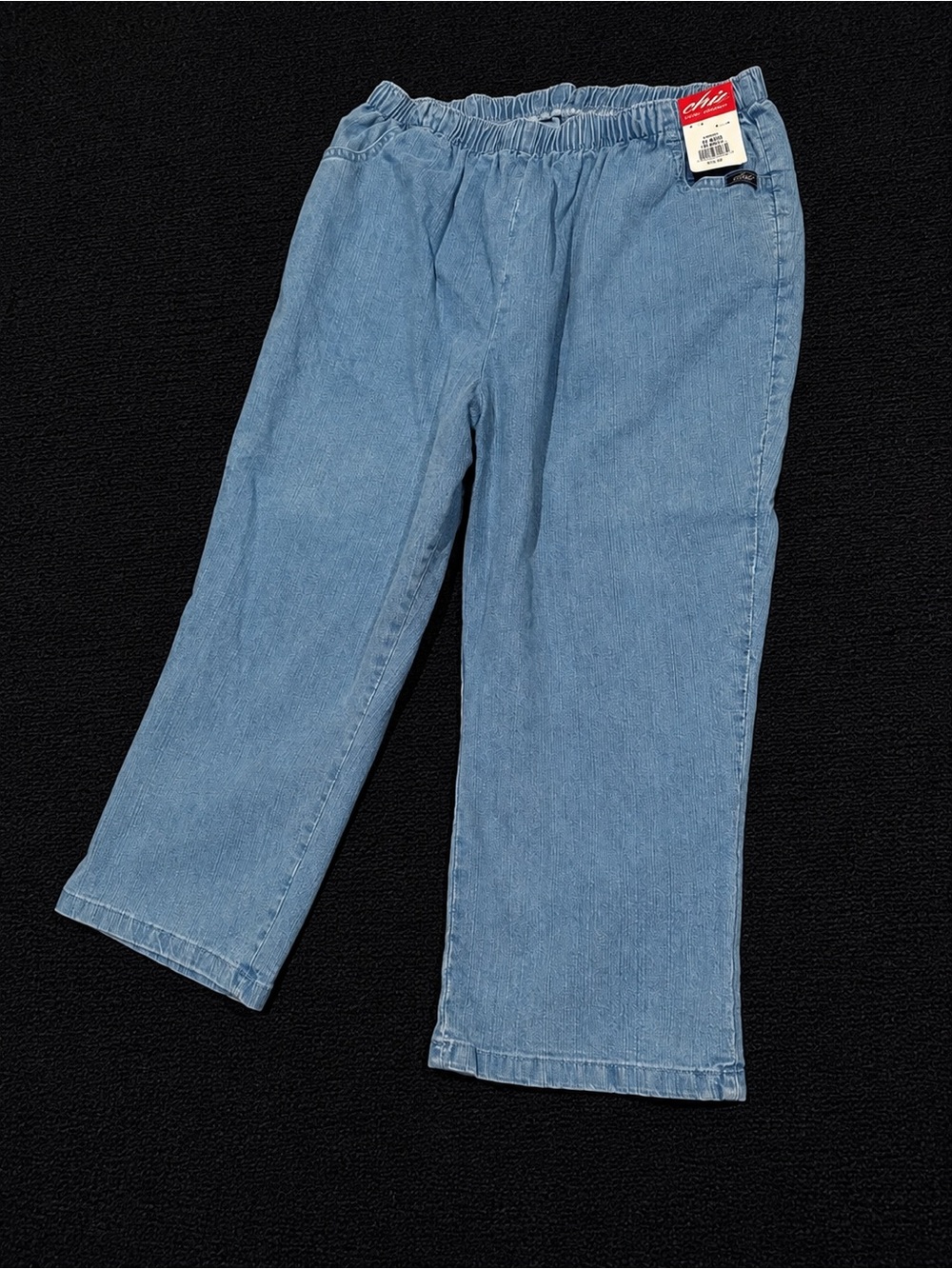 NWT Woman’s capri pants SIZE 18